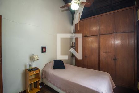 Casa à venda com 300m², 4 quartos e 2 vagas Casa à venda com 300m², 4 quartos e 2 vagasQuarto