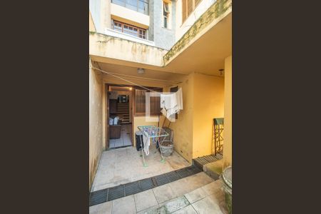 Casa à venda com 300m², 4 quartos e 2 vagas Casa à venda com 300m², 4 quartos e 2 vagasÁrea comum