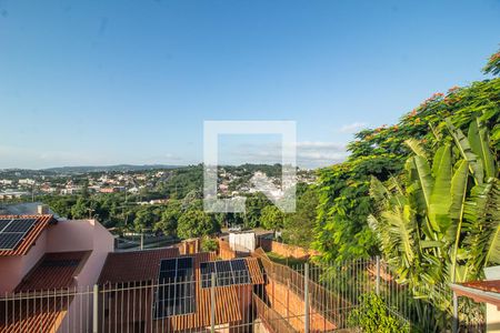 Casa à venda com 300m², 4 quartos e 2 vagas Casa à venda com 300m², 4 quartos e 2 vagasVista