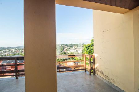 Casa à venda com 300m², 4 quartos e 2 vagas Casa à venda com 300m², 4 quartos e 2 vagasVista