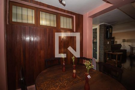 Casa à venda com 300m², 4 quartos e 2 vagas Casa à venda com 300m², 4 quartos e 2 vagasSala 4