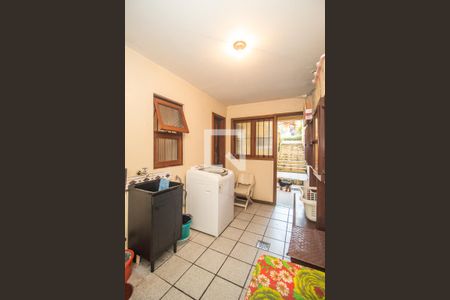 Casa à venda com 300m², 4 quartos e 2 vagas Casa à venda com 300m², 4 quartos e 2 vagasLavanderia