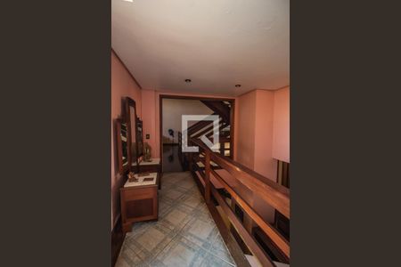 Casa à venda com 300m², 4 quartos e 2 vagas Casa à venda com 300m², 4 quartos e 2 vagasCorredor