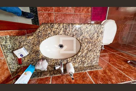 Casa à venda com 225m², 5 quartos e 3 vagas Casa à venda com 225m², 5 quartos e 3 vagasBanheiro