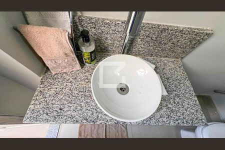 Casa à venda com 225m², 5 quartos e 3 vagas Casa à venda com 225m², 5 quartos e 3 vagasBanheiro