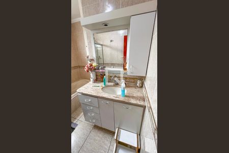 Casa à venda com 225m², 5 quartos e 3 vagas Casa à venda com 225m², 5 quartos e 3 vagasBanheiro