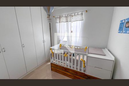 Casa à venda com 225m², 5 quartos e 3 vagas Casa à venda com 225m², 5 quartos e 3 vagasQuarto 2