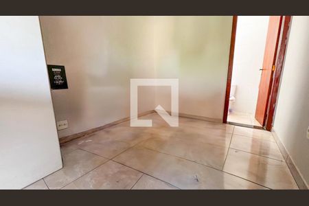 Casa à venda com 225m², 5 quartos e 3 vagas Casa à venda com 225m², 5 quartos e 3 vagasQuarto 3