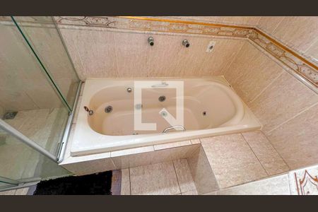 Casa à venda com 225m², 5 quartos e 3 vagas Casa à venda com 225m², 5 quartos e 3 vagasBanheiro