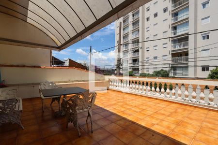 Casa à venda com 280m², 2 quartos e 2 vagas Casa à venda com 280m², 2 quartos e 2 vagasTerraço