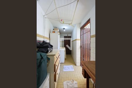 Casa à venda com 280m², 2 quartos e 2 vagas Casa à venda com 280m², 2 quartos e 2 vagasÁrea de serviço