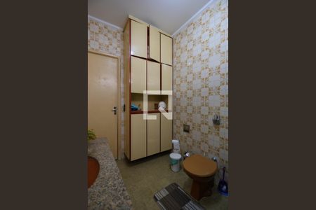 Casa à venda com 280m², 2 quartos e 2 vagas Casa à venda com 280m², 2 quartos e 2 vagasBanheiro