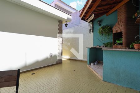 Casa à venda com 280m², 2 quartos e 2 vagas Casa à venda com 280m², 2 quartos e 2 vagasQuintal/Churrasqueira