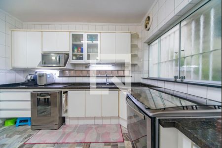 Casa à venda com 231m², 3 quartos e 3 vagasCozinha