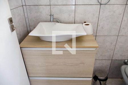 Casa à venda com 210m², 4 quartos e 2 vagas Casa à venda com 210m², 4 quartos e 2 vagasLavabo