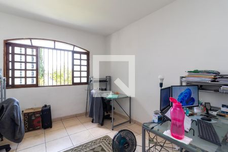Casa à venda com 200m², 4 quartos e 4 vagasQuarto 4 / Escritório