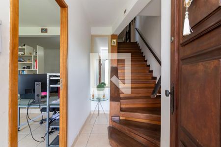 Casa à venda com 200m², 4 quartos e 4 vagasCorredor de Entrada