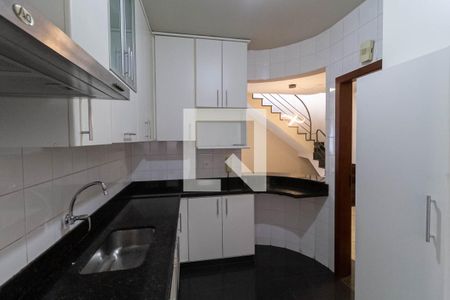 Apartamento à venda com 212m², 4 quartos e 2 vagas Apartamento à venda com 212m², 4 quartos e 2 vagasCozinha