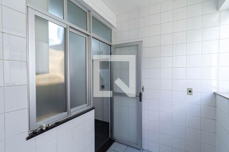 Apartamento à venda com 212m², 4 quartos e 2 vagas Apartamento à venda com 212m², 4 quartos e 2 vagasÁrea de serviço