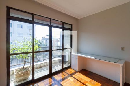 Apartamento à venda com 212m², 4 quartos e 2 vagas Apartamento à venda com 212m², 4 quartos e 2 vagasQuarto 2