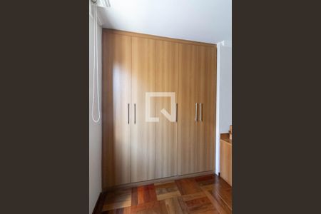 Apartamento à venda com 212m², 4 quartos e 2 vagas Apartamento à venda com 212m², 4 quartos e 2 vagasQuarto 1