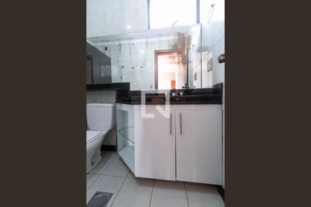 Apartamento à venda com 212m², 4 quartos e 2 vagas Apartamento à venda com 212m², 4 quartos e 2 vagasBanheiro da suíte 1