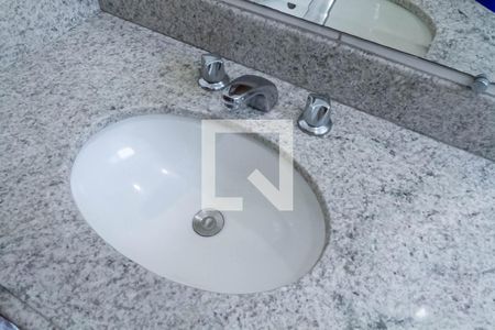 Apartamento à venda com 212m², 4 quartos e 2 vagas Apartamento à venda com 212m², 4 quartos e 2 vagasBanheiro social