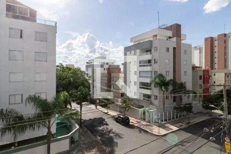 Apartamento à venda com 212m², 4 quartos e 2 vagas Apartamento à venda com 212m², 4 quartos e 2 vagasVista da suíte 1