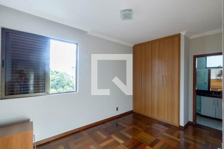 Apartamento à venda com 212m², 4 quartos e 2 vagas Apartamento à venda com 212m², 4 quartos e 2 vagasSuíte 1