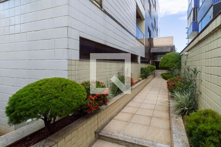 Apartamento à venda com 212m², 4 quartos e 2 vagas Apartamento à venda com 212m², 4 quartos e 2 vagasEntrada