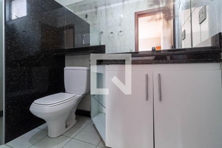 Apartamento à venda com 212m², 4 quartos e 2 vagas Apartamento à venda com 212m², 4 quartos e 2 vagasBanheiro da suíte 1