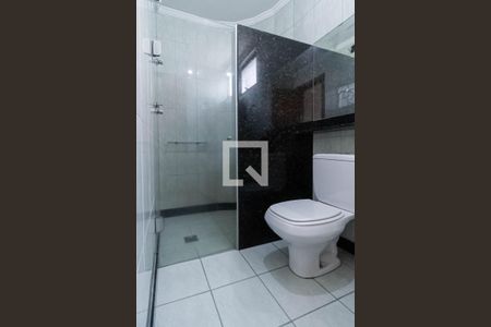 Apartamento à venda com 212m², 4 quartos e 2 vagas Apartamento à venda com 212m², 4 quartos e 2 vagasBanheiro da suíte 1