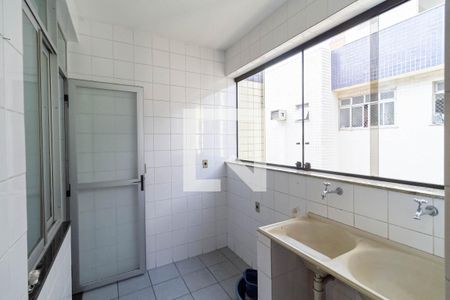 Apartamento à venda com 212m², 4 quartos e 2 vagas Apartamento à venda com 212m², 4 quartos e 2 vagasÁrea de serviço