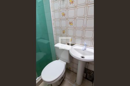 Casa à venda com 60m², 1 quarto e sem vaga Casa à venda com 60m², 1 quarto e sem vagaBanheiro