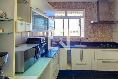 Apartamento à venda com 125m², 4 quartos e 3 vagas Apartamento à venda com 125m², 4 quartos e 3 vagasCozinha