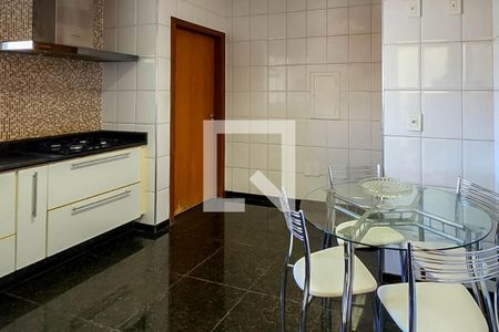 Apartamento à venda com 125m², 4 quartos e 3 vagas Apartamento à venda com 125m², 4 quartos e 3 vagasCozinha
