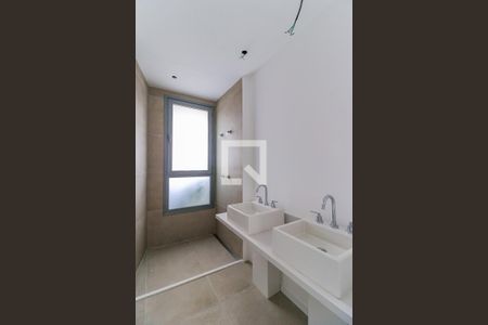 Apartamento à venda com 197m², 3 quartos e 3 vagas Apartamento à venda com 197m², 3 quartos e 3 vagasBanheiro da Suíte 1