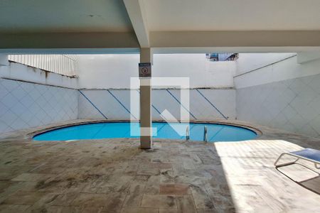 Apartamento à venda com 100m², 3 quartos e 1 vaga Apartamento à venda com 100m², 3 quartos e 1 vagaÁrea comum - Piscina