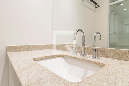 Banheiro de kitnet/studio para alugar com 1 quarto, 29m² em Paraíso, São Paulo