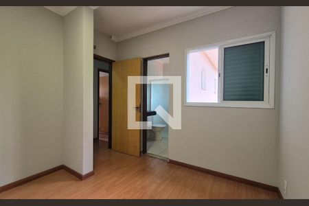 Casa à venda com 180m², 4 quartos e 3 vagas Casa à venda com 180m², 4 quartos e 3 vagasSuíte