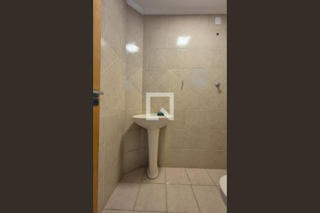 Casa à venda com 180m², 4 quartos e 3 vagas Casa à venda com 180m², 4 quartos e 3 vagasBanheiro de Serviço