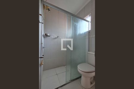 Casa à venda com 180m², 4 quartos e 3 vagas Casa à venda com 180m², 4 quartos e 3 vagasBanheiro da suíte 3