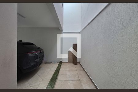 Casa à venda com 180m², 4 quartos e 3 vagas Casa à venda com 180m², 4 quartos e 3 vagasGaragem