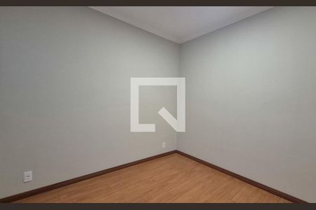 Casa à venda com 180m², 4 quartos e 3 vagas Casa à venda com 180m², 4 quartos e 3 vagasSuíte