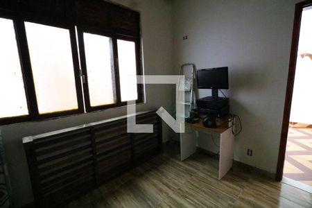 Casa à venda com 374m², 5 quartos e 2 vagasQuarto 3