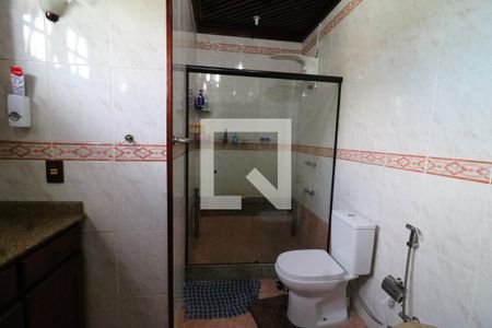 Casa à venda com 374m², 5 quartos e 2 vagasBanheiro social 2