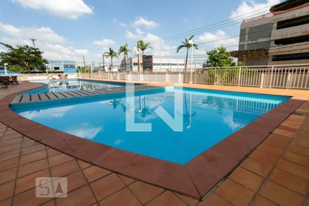 Apartamento à venda com 87m², 2 quartos e 2 vagas Apartamento à venda com 87m², 2 quartos e 2 vagasÁrea comum - Piscina
