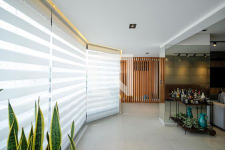 Apartamento à venda com 200m², 3 quartos e 3 vagasVaranda