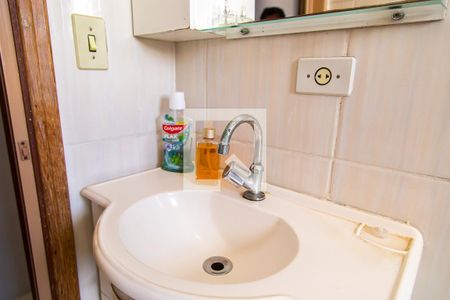 Casa à venda com 250m², 3 quartos e 2 vagas Casa à venda com 250m², 3 quartos e 2 vagasBanheiro da Suíte 2 - Pia