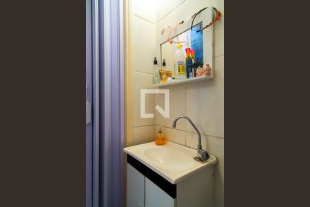 Casa à venda com 250m², 3 quartos e 2 vagas Casa à venda com 250m², 3 quartos e 2 vagasLavabo